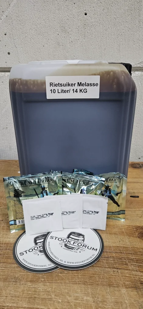 14 Kilo/10 Liter Melasse, 3x Rum Gist, 3x Alpha Amylase enzymen